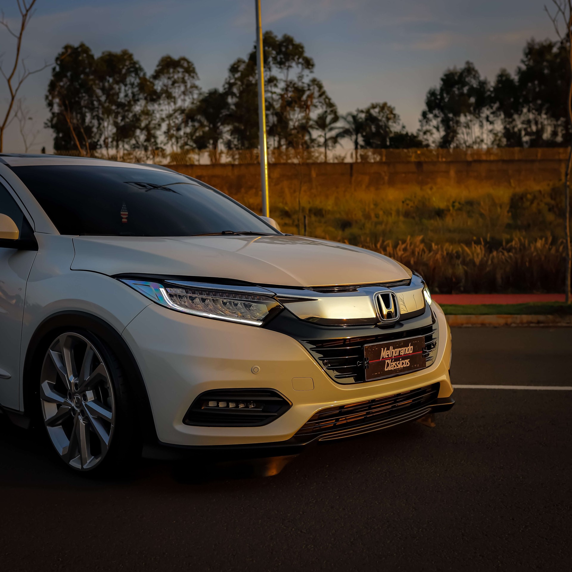 HONDA - HRV TOURING OU 130 MIL NA CONTA