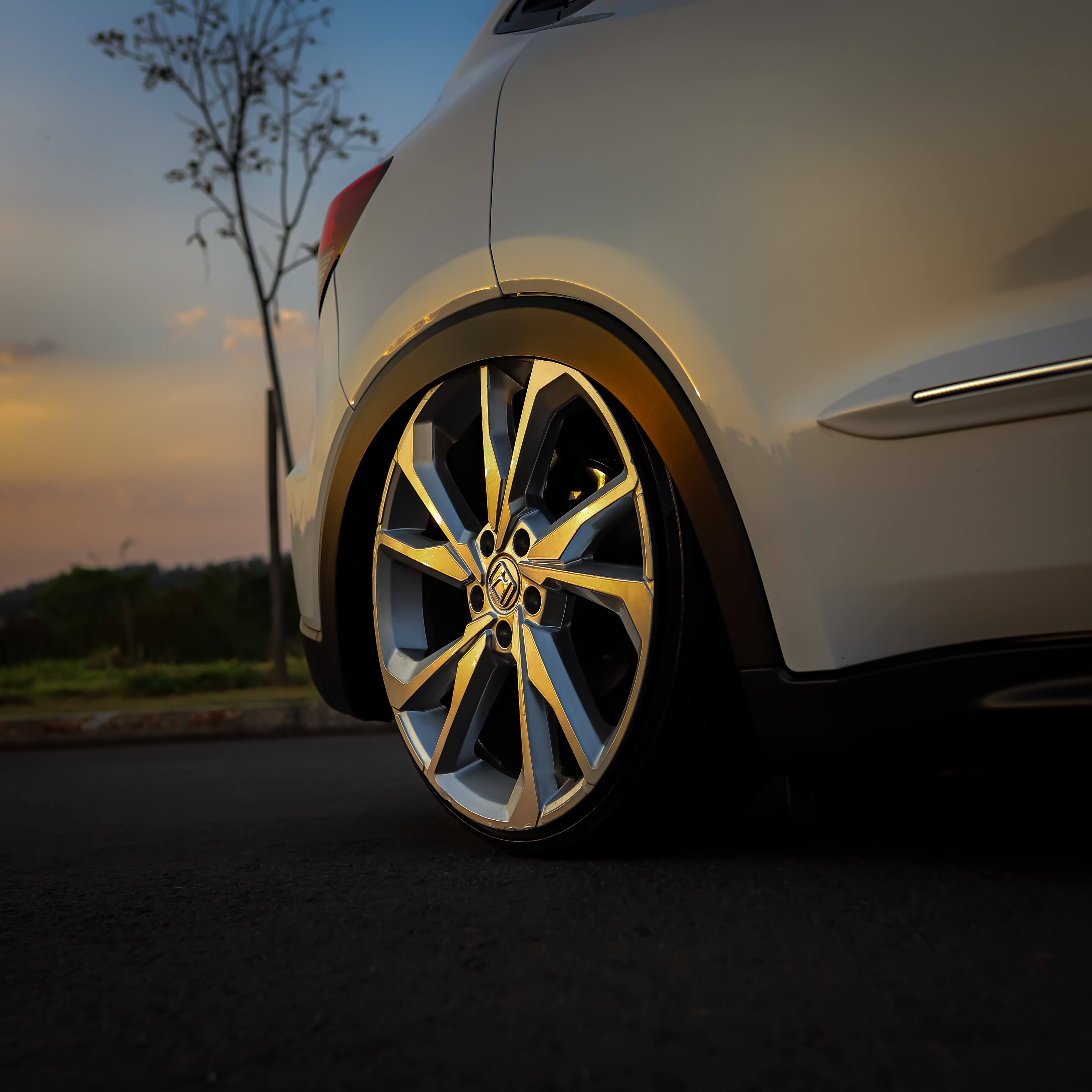 HONDA - HRV TOURING OU 130 MIL NA CONTA