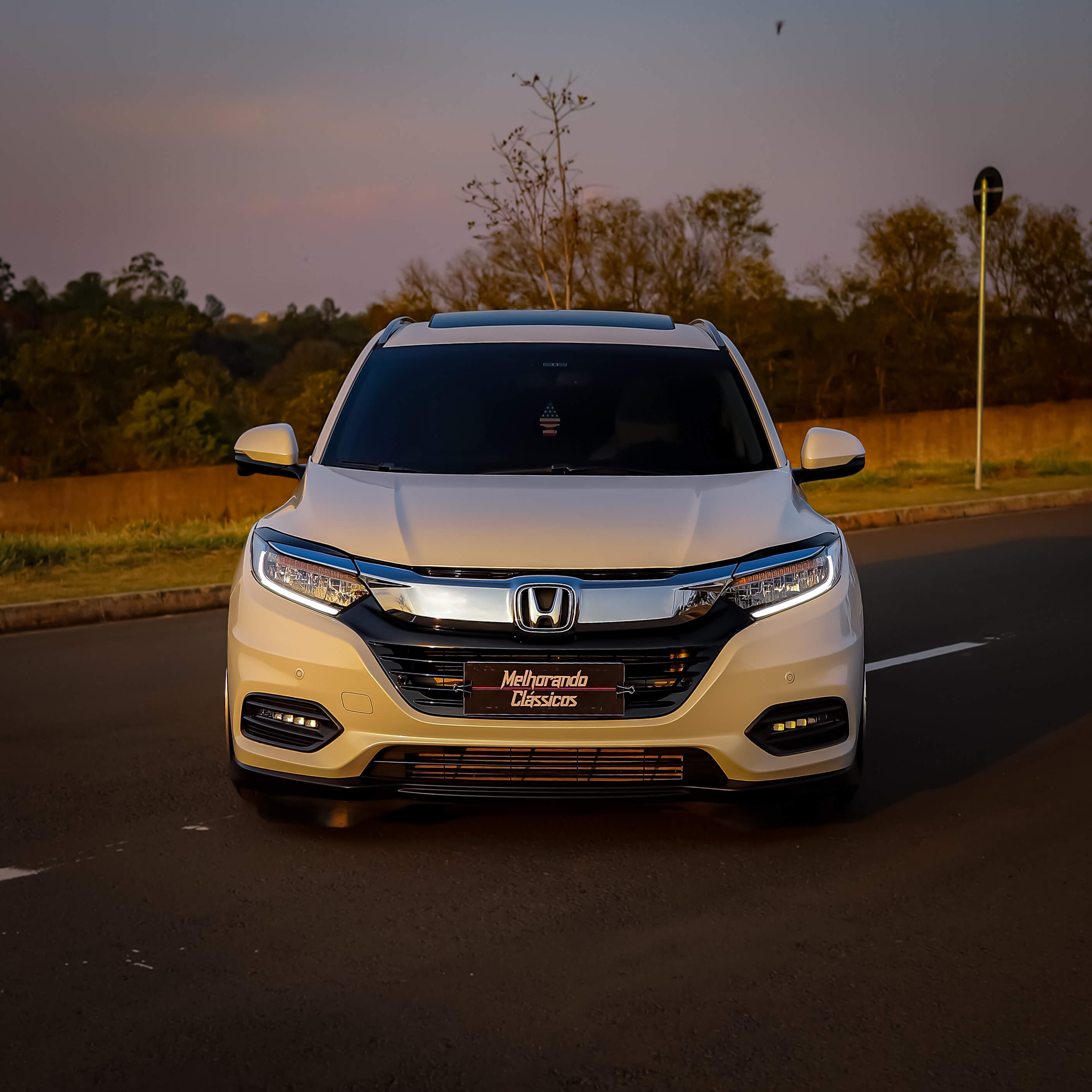 HONDA - HRV TOURING OU 130 MIL NA CONTA
