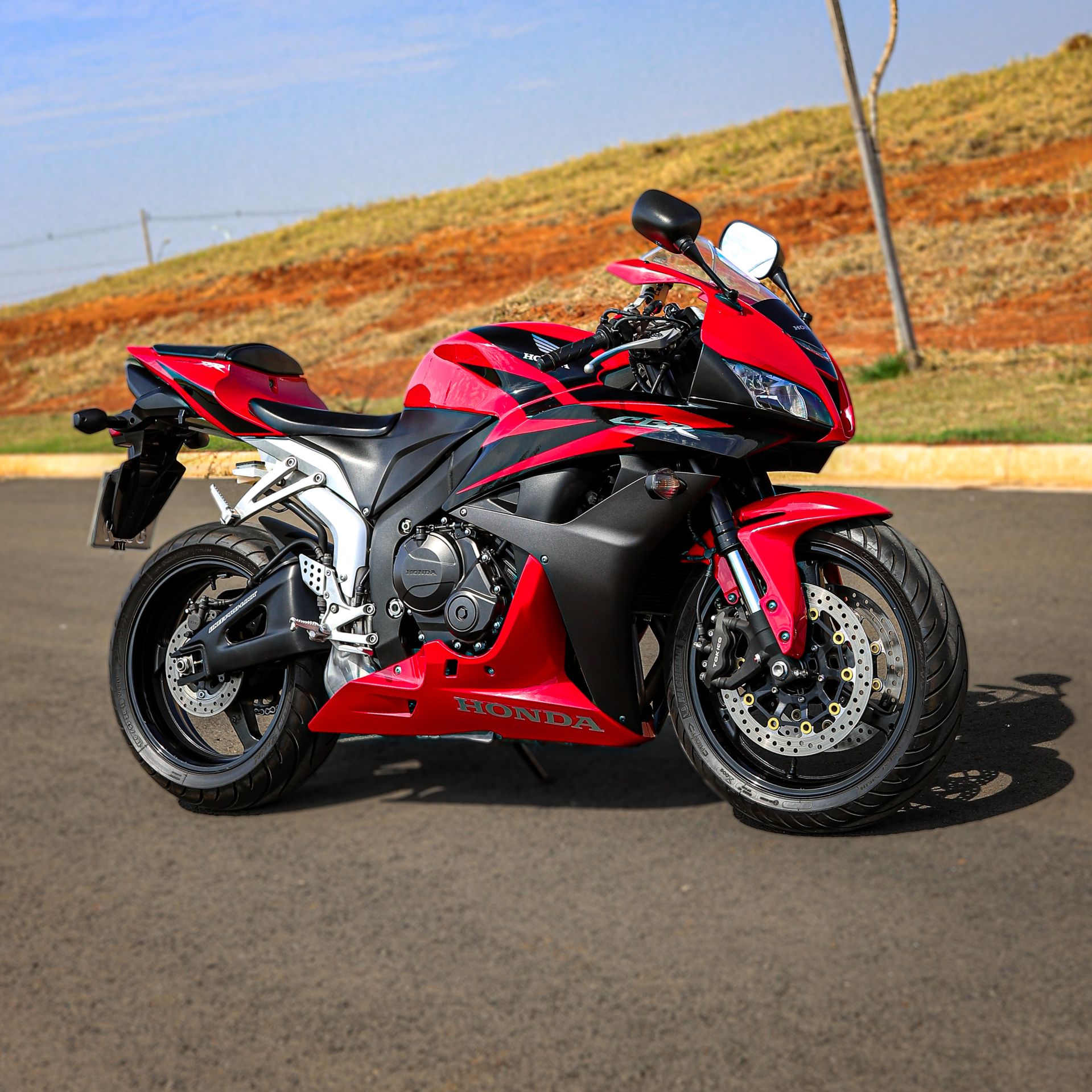 HONDA - CBR 600RR OU 35MIL NO PIX