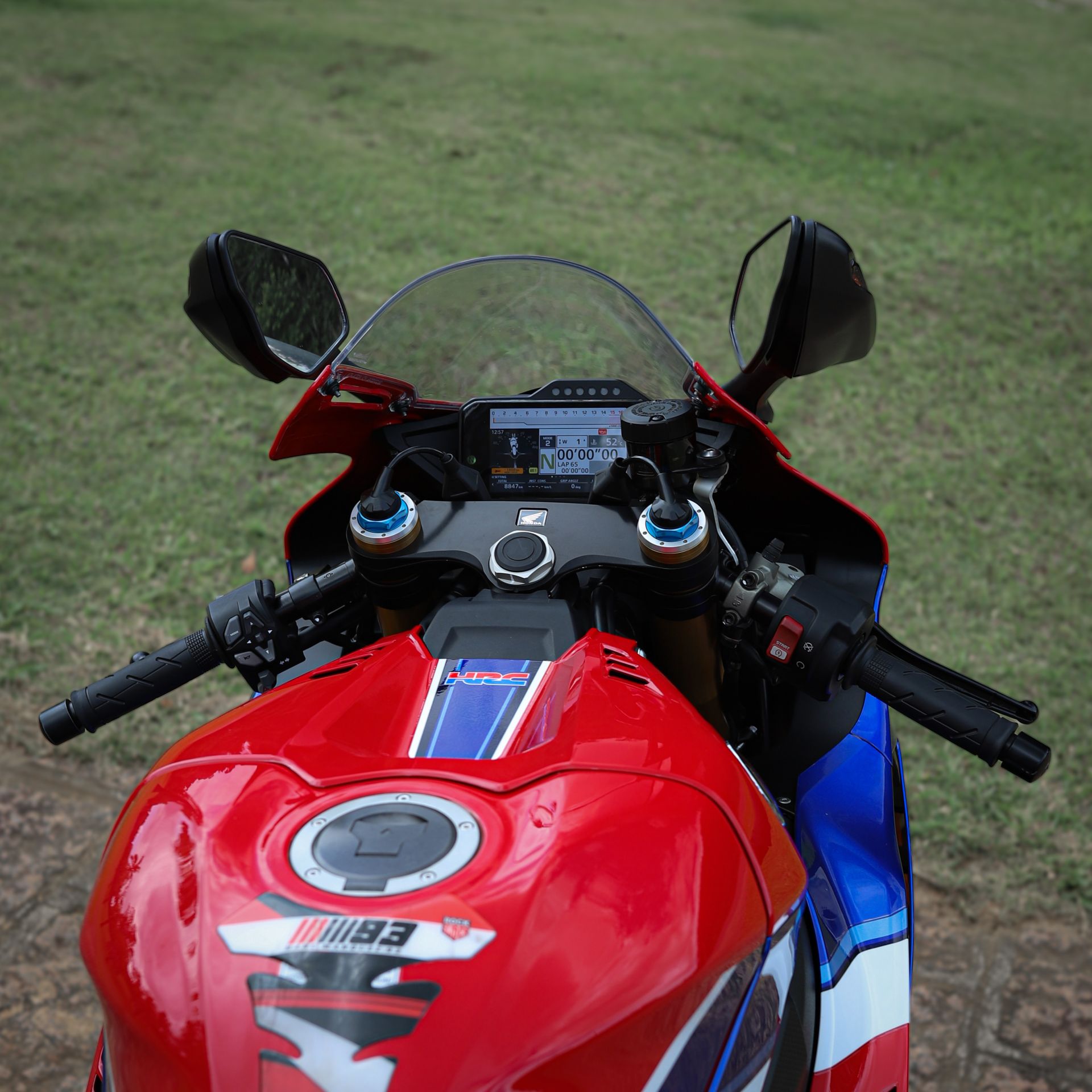 HONDA - CBR 1000RR-R FIREBLADE OU 150 MIL NO PIX!!