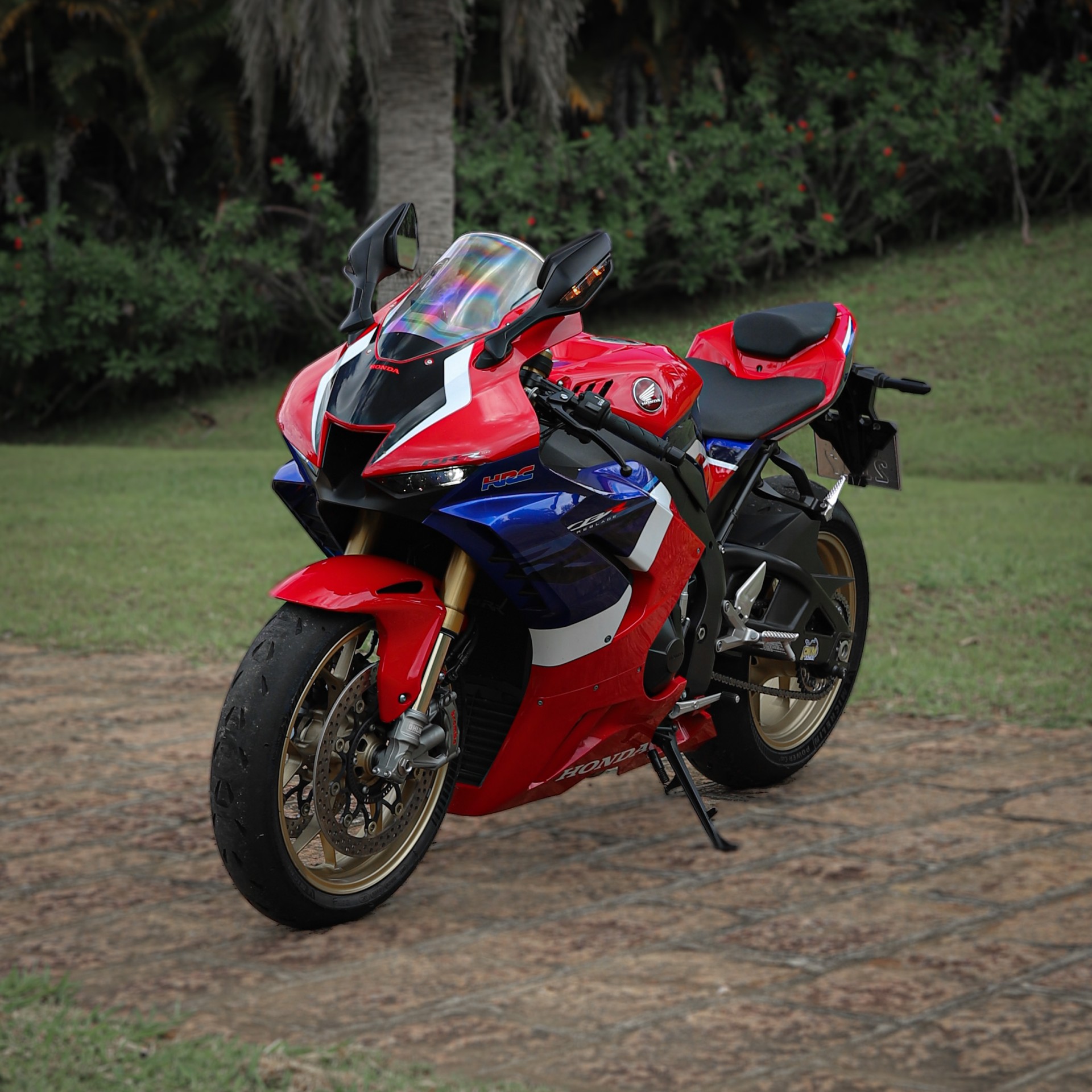 HONDA - CBR 1000RR-R FIREBLADE OU 150 MIL NO PIX!!