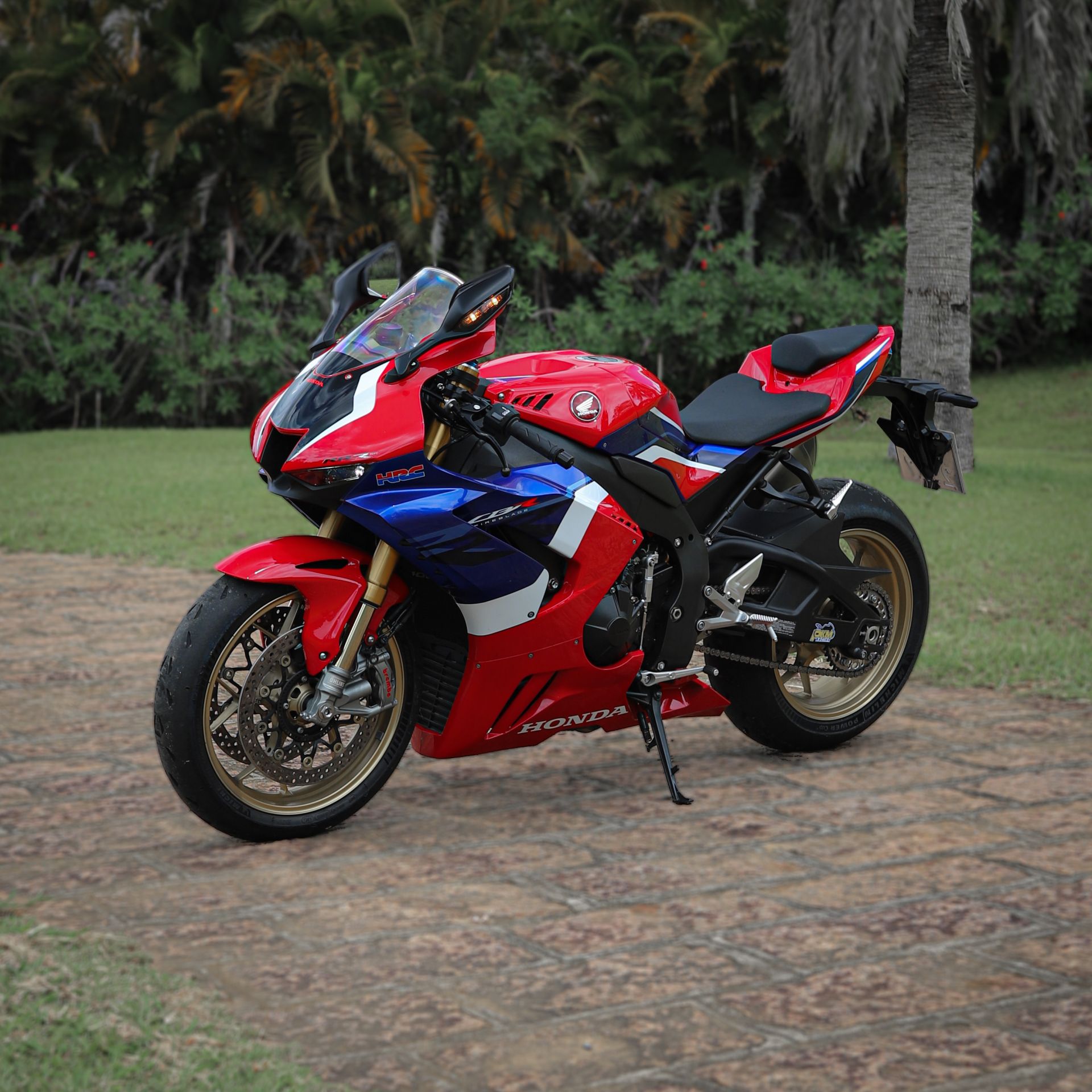 HONDA - CBR 1000RR-R FIREBLADE OU 150 MIL NO PIX!!