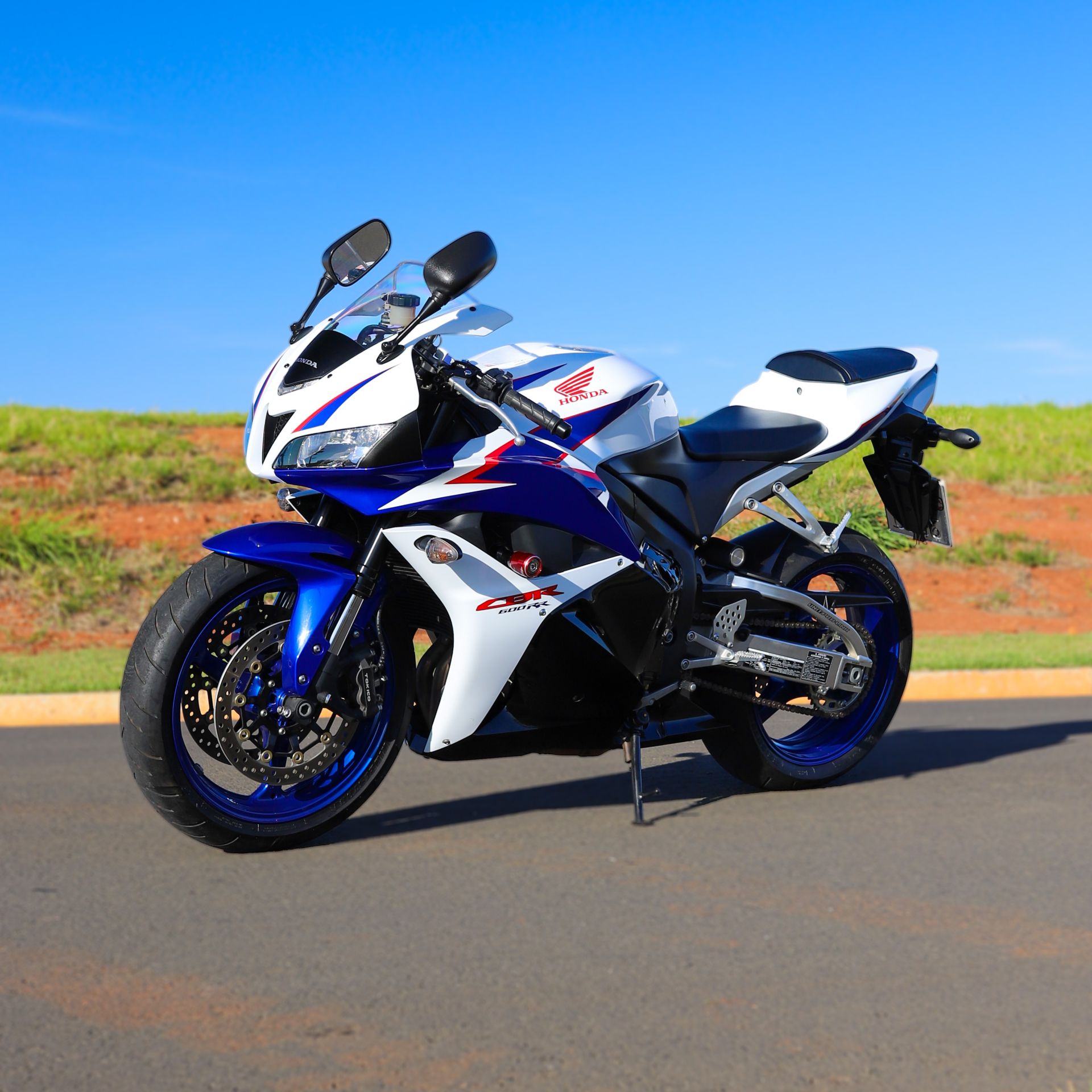 HONDA - CBR 600RR OU 40MIL NO PIX