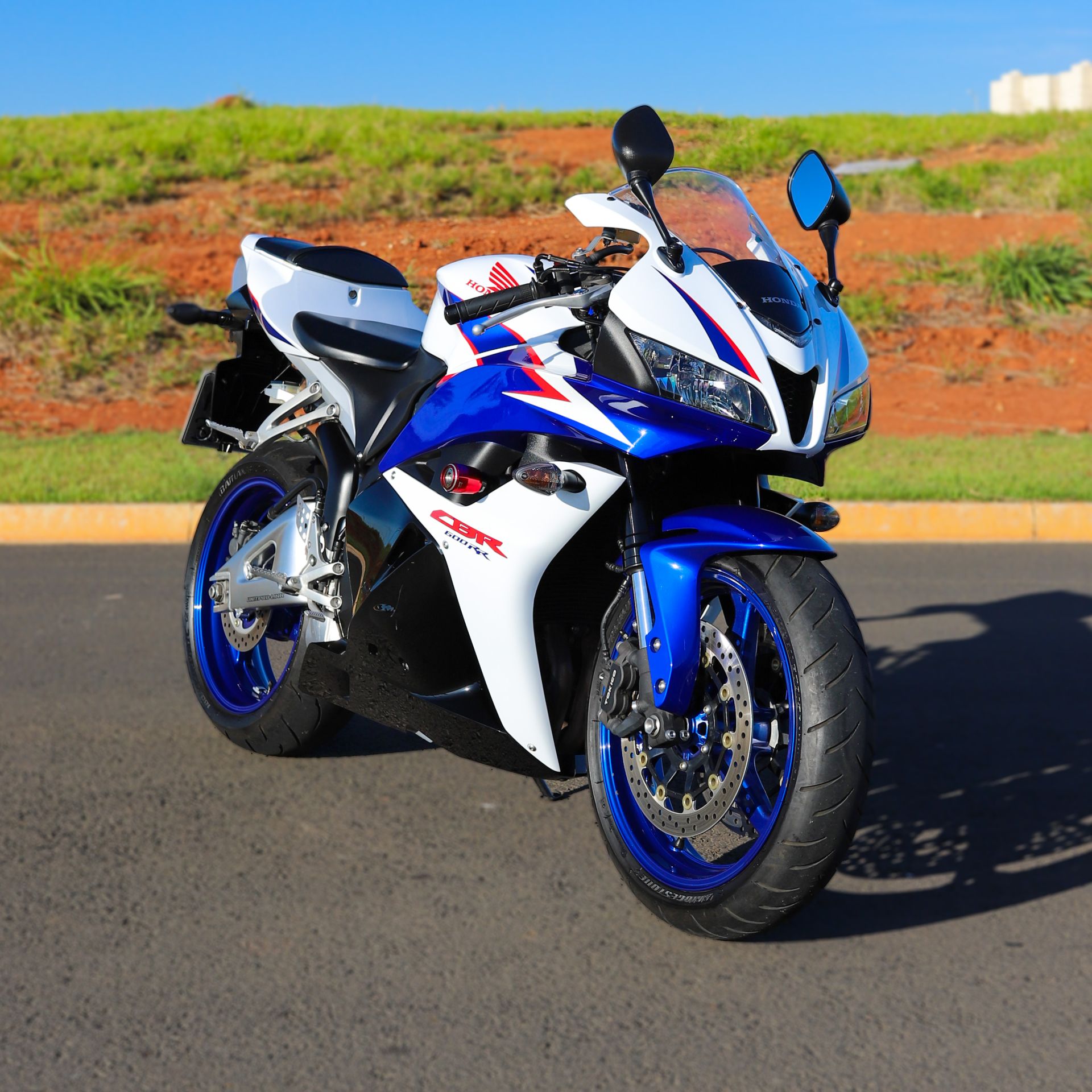 HONDA - CBR 600RR OU 40MIL NO PIX