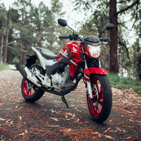 Honda CB Twister ou 20 Mil no Pix