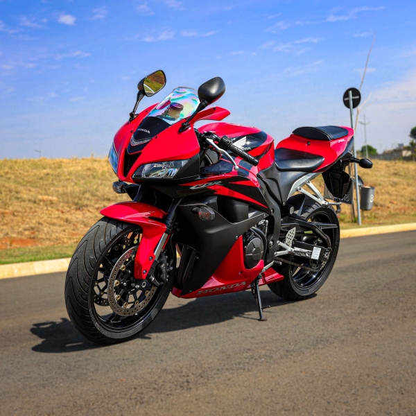 HONDA - CBR 600RR OU 35MIL NO PIX