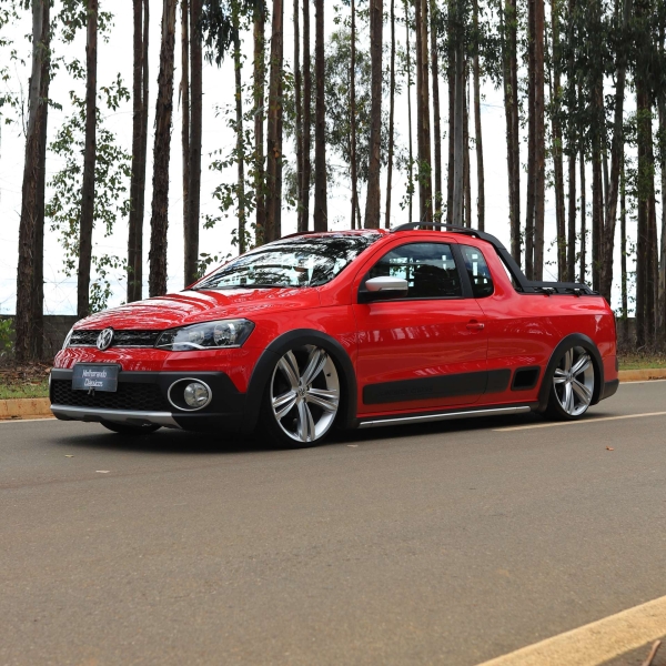 saveiro cross vermelha rebaixada com som