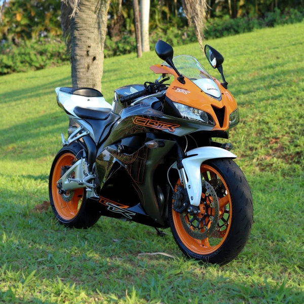 HONDA - CBR 600RR raio X OU 40 MIL NO PIX!!