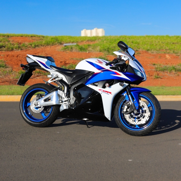 HONDA - CBR 600RR OU 40MIL NO PIX